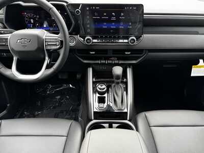 2026 Chevrolet Colorado Crew Cab, $42995.0. Photo 2