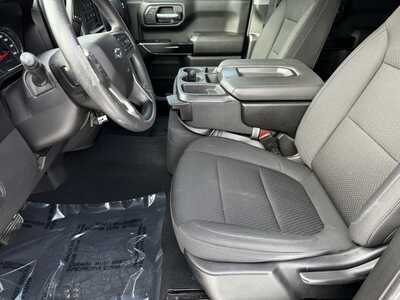 2021 Chevrolet 1500 Crew Cab, $32495. Photo 5