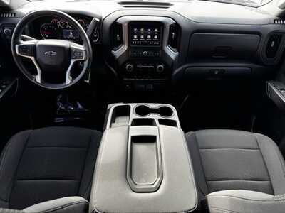 2021 Chevrolet 1500 Crew Cab, $32495. Photo 9