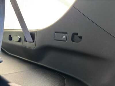 2022 Chevrolet Suburban, $49990. Photo 9