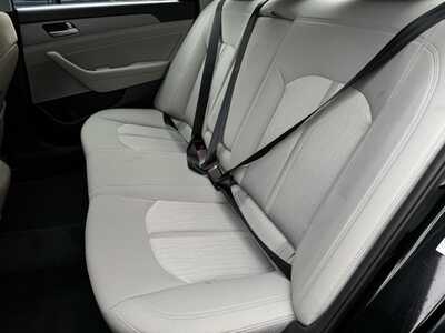 2019 Hyundai Sonata, $16495. Photo 6