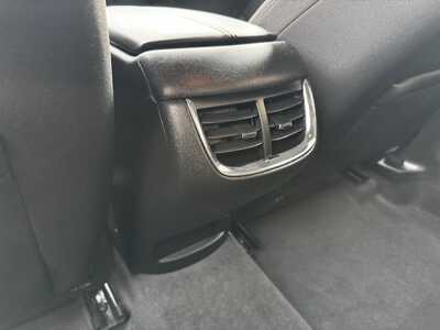 2017 Chevrolet Malibu, $14595. Photo 7