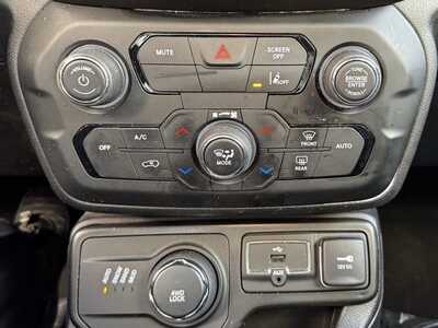 2021 Jeep Renegade, $14595. Photo 12