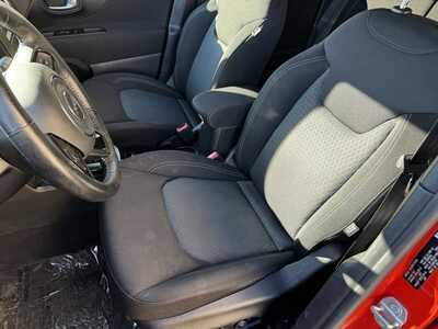 2021 Jeep Renegade, $14595. Photo 5