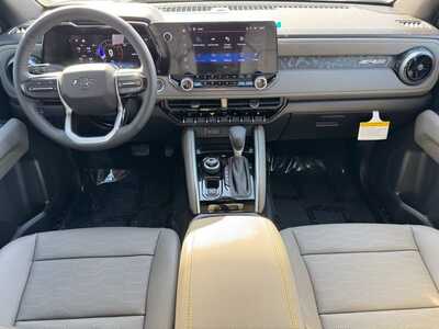 2026 Chevrolet Colorado Crew Cab, $50370.0. Photo 9