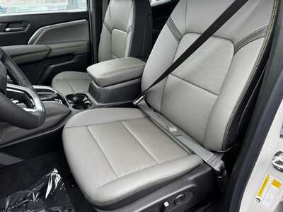 2026 Chevrolet Colorado Crew Cab, $50370.0. Photo 5