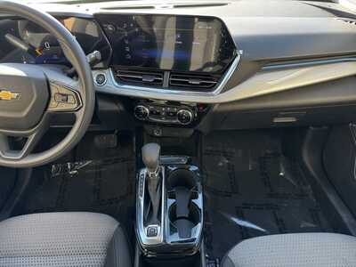 2025 Chevrolet Trax, $21495. Photo 2