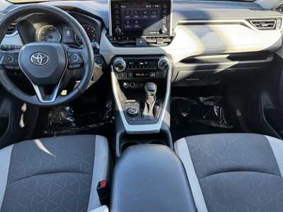 2021 Toyota RAV4, $23595. Photo 10