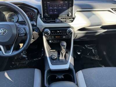 2021 Toyota RAV4, $23595. Photo 2
