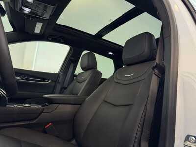 2026 Cadillac XT5, $57970.0. Photo 9