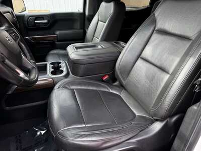 2020 Chevrolet 1500 Crew Cab, $37495. Photo 5