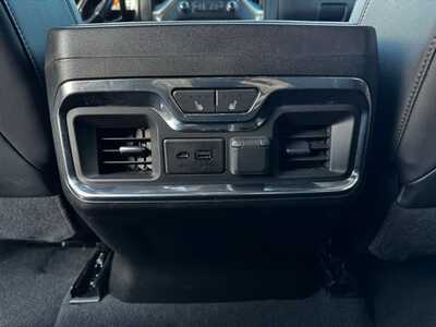 2020 Chevrolet 1500 Crew Cab, $37485. Photo 8