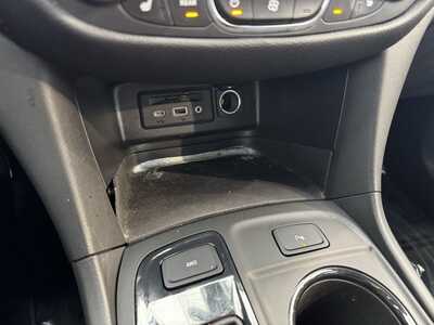 2022 Chevrolet Equinox, $22590. Photo 12