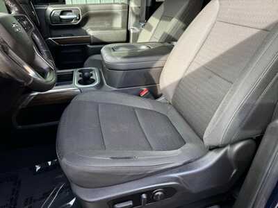 2022 Chevrolet 1500 Crew Cab, $37290. Photo 5