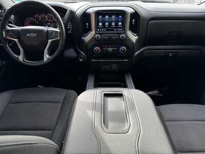 2022 Chevrolet 1500 Crew Cab, $37290. Photo 9