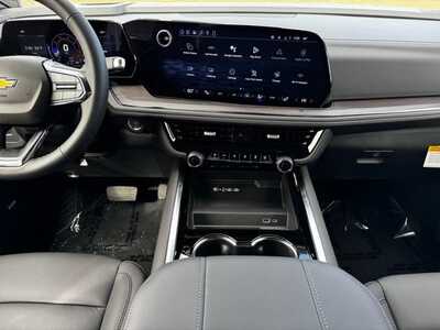 2026 Chevrolet Suburban, $72970.0. Photo 2