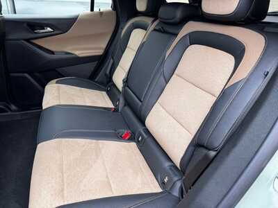 2025 Chevrolet Equinox, $32499. Photo 6