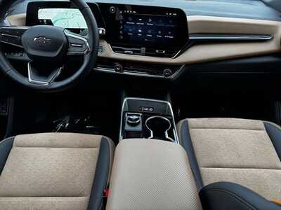 2025 Chevrolet Equinox, $32499. Photo 9