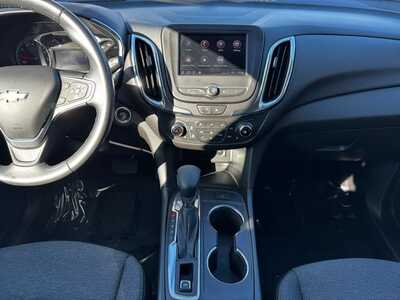 2022 Chevrolet Equinox, $17499. Photo 2