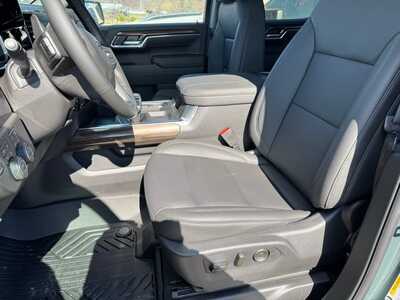 2026 Chevrolet 1500 Crew Cab, $69315. Photo 5