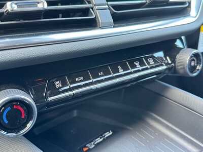 2026 Chevrolet Equinox, $36395.0. Photo 11