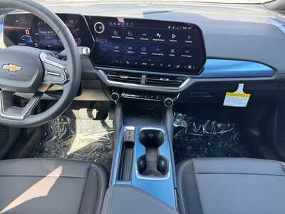 2026 Chevrolet Equinox, $36395.0. Photo 2