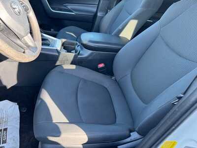 2020 Toyota RAV4, $21499. Photo 5