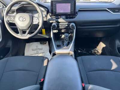 2020 Toyota RAV4, $21499. Photo 9