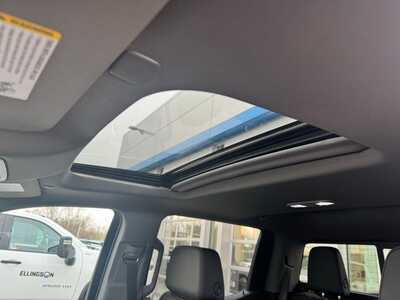 2026 Chevrolet 1500 Crew Cab, $65707.0. Photo 8