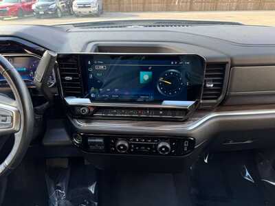 2025 Chevrolet 1500 Crew Cab, $42295. Photo 2