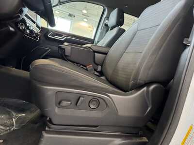 2025 Chevrolet 1500 Crew Cab, $42295. Photo 8