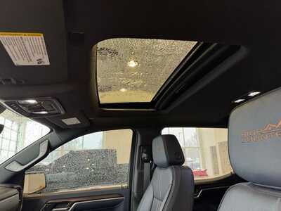 2025 Chevrolet 1500 Crew Cab, $56995. Photo 11