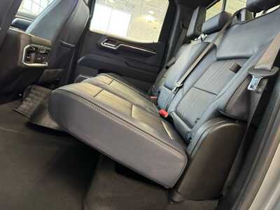 2025 Chevrolet 1500 Crew Cab, $56995. Photo 12