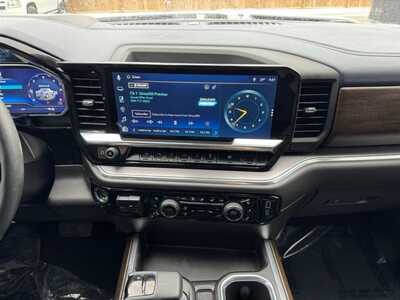 2025 Chevrolet 1500 Crew Cab, $56995. Photo 2