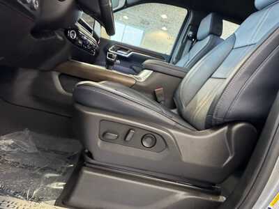 2025 Chevrolet 1500 Crew Cab, $56995. Photo 8