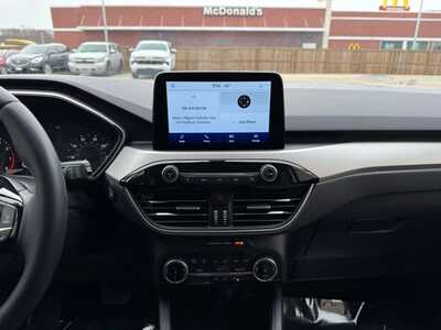 2022 Ford Escape, $21695. Photo 2