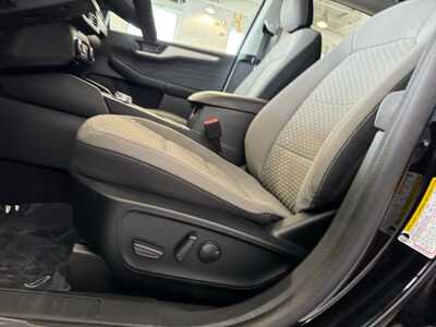 2022 Ford Escape, $21695. Photo 8