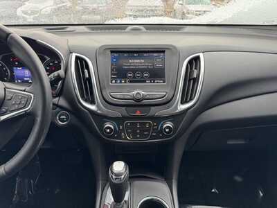 2020 Chevrolet Equinox, $14595. Photo 2