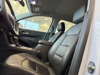 2020 Chevrolet Equinox, $14595. Photo 9