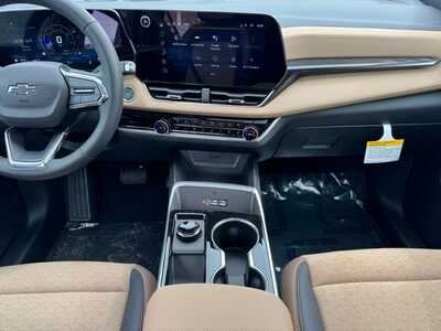 2026 Chevrolet Equinox, $39985. Photo 2