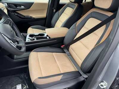 2026 Chevrolet Equinox, $39985. Photo 5
