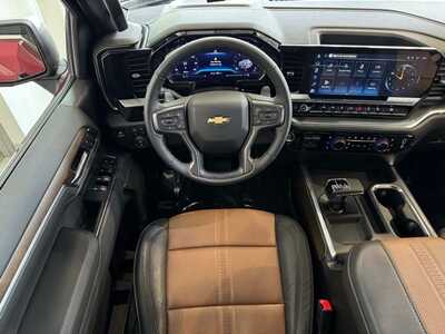 2025 Chevrolet 1500 Crew Cab, $57999. Photo 5