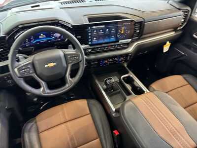 2025 Chevrolet 1500 Crew Cab, $57999. Photo 6