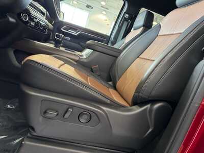 2025 Chevrolet 1500 Crew Cab, $57999. Photo 8