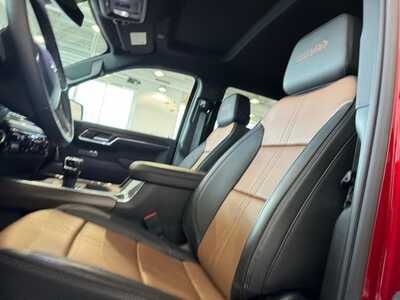 2025 Chevrolet 1500 Crew Cab, $57999. Photo 9