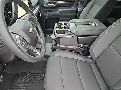 2026 Chevrolet 3500 Crew Cab, $63140.0. Photo 8