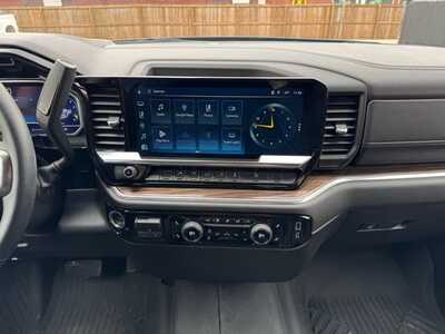 2025 Chevrolet 1500 Crew Cab, $40999. Photo 2