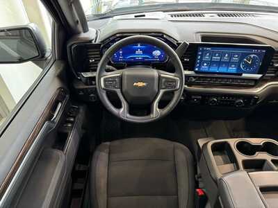 2025 Chevrolet 1500 Crew Cab, $40999. Photo 5