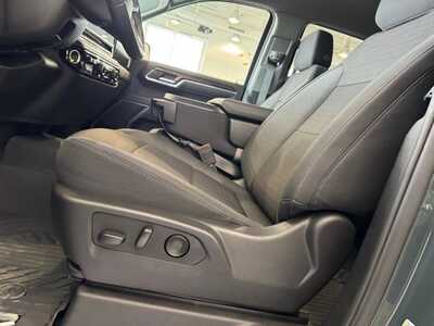 2025 Chevrolet 1500 Crew Cab, $40999. Photo 8