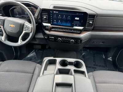 2025 Chevrolet 1500 Crew Cab, $39890. Photo 2